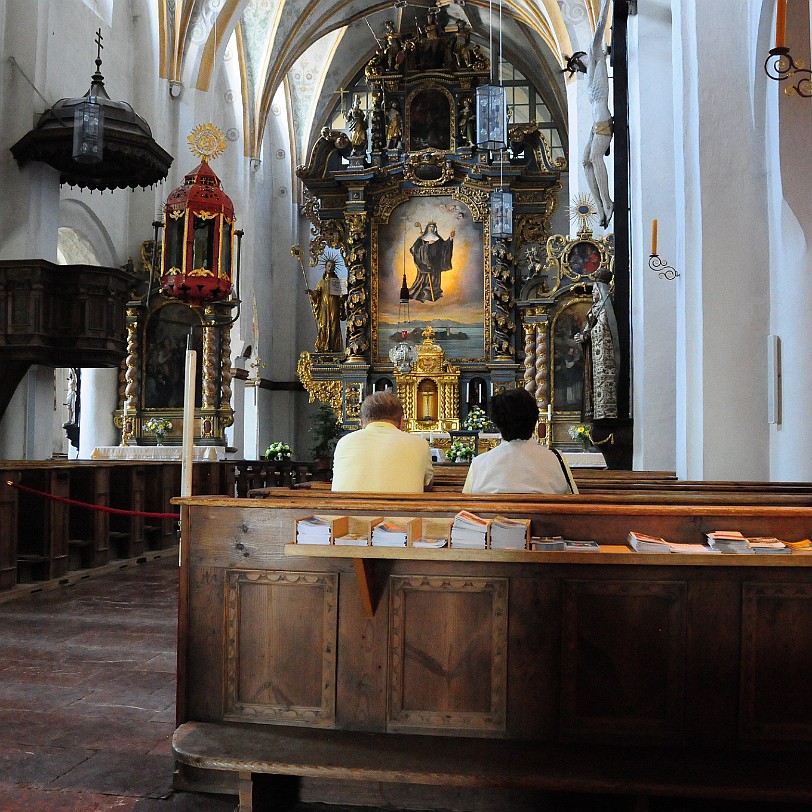 DSC_4080 Das Kloster wurde 782 durch Herzog Tassilo III. von Bayern gegründet. 788 wurde es karolingisches Reichskloster. König Ludwig der Deutsche, der seit 826 auch...