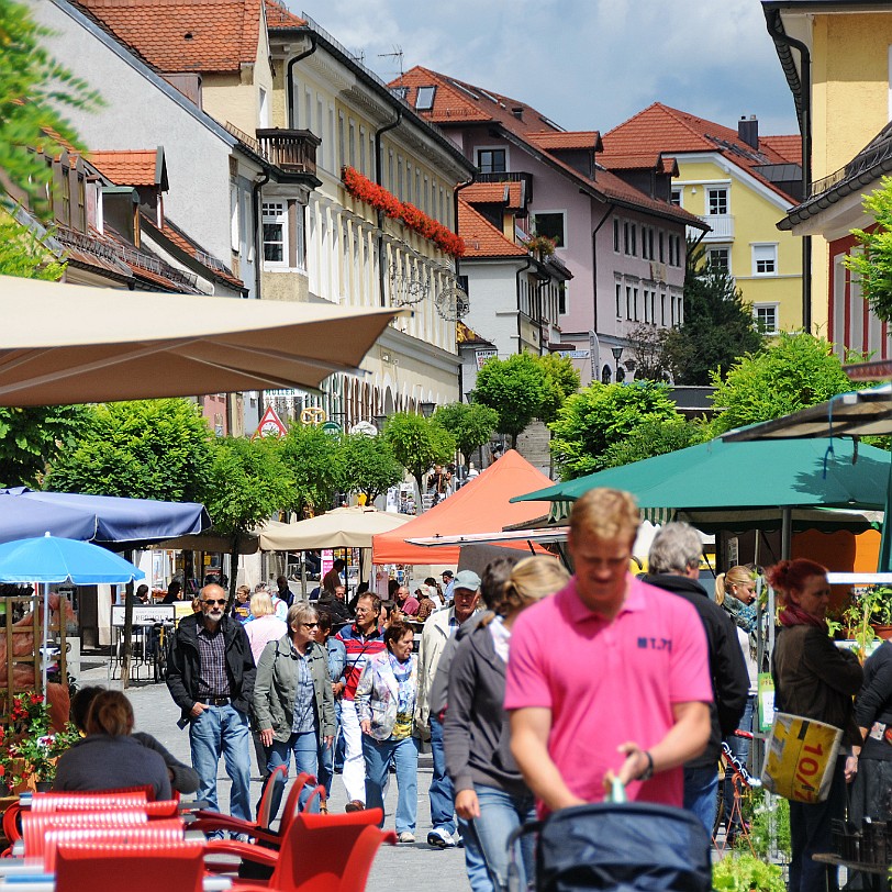 DSC_0622 Der Markt Murnau am Staffelsee ist eine Gemeinde im oberbayerischen Landkreis Garmisch-Partenkirchen. Der Markt entstand ab dem 12. Jahrhundert um die Burg...