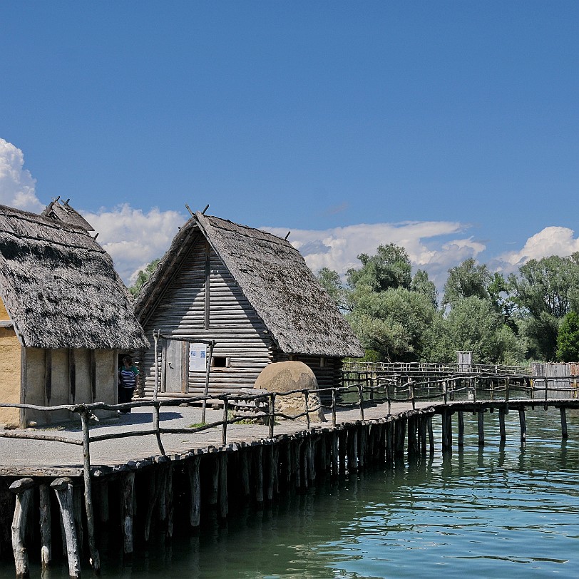 2012-07 Bodensee [0105] Das Pfahlbaumuseum Unteruhldingen ist ein am Bodensee gelegenes archäologisches Freilichtmuseum mit angeschlossenem Museumsbau in der Gemeinde...