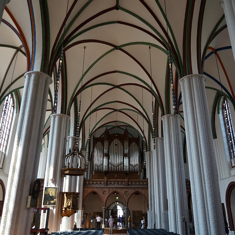 DSC00713 Das Nikolaiviertel liegt im Berliner Ortsteil Mitte, am östlichen Ufer der Spree zwischen dem Fluss (Spreeufer-Straße), dem südwestlichen Abschnitt der...