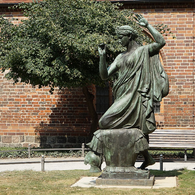 DSC00740 Das Nikolaiviertel liegt im Berliner Ortsteil Mitte, am östlichen Ufer der Spree zwischen dem Fluss (Spreeufer-Straße), dem südwestlichen Abschnitt der...