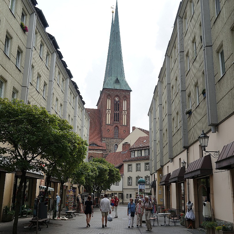 DSC00744 Das Nikolaiviertel liegt im Berliner Ortsteil Mitte, am östlichen Ufer der Spree zwischen dem Fluss (Spreeufer-Straße), dem südwestlichen Abschnitt der...