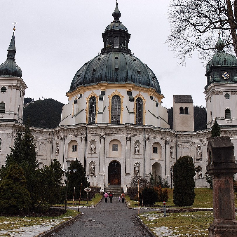 DSC_0296 Deutschland, Bayern, Kloster Ettal Das Kloster Ettal ist ein Barockkloster im oberbayerischen Dorf Ettal, rund 10 km nördlich von Garmisch-Partenkirchen und...