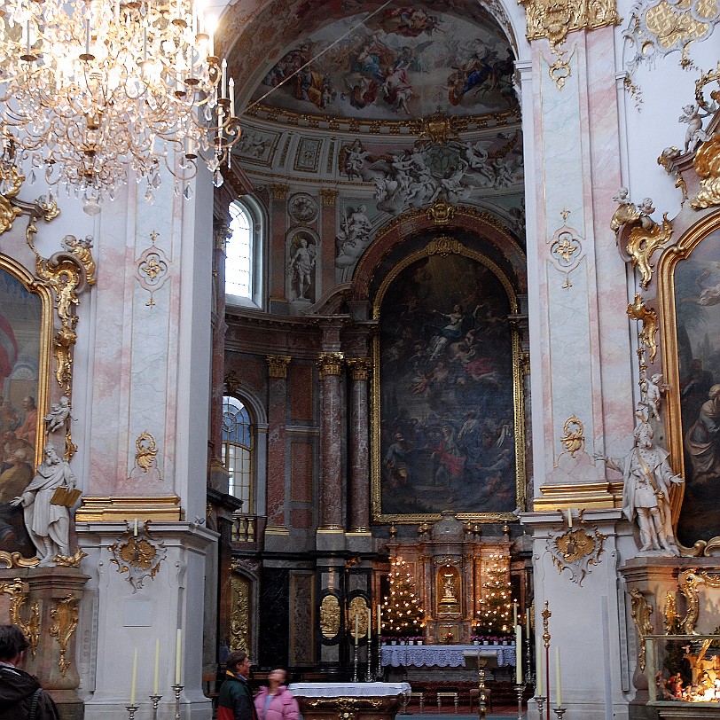 DSC_0303 Deutschland, Bayern, Kloster Ettal 1790 erhielt die Abtei noch einmal den Blutbann, das heißt die gesamte Gerichtsbarkeit lag beim Abt und seinem Konvent. Nicht...