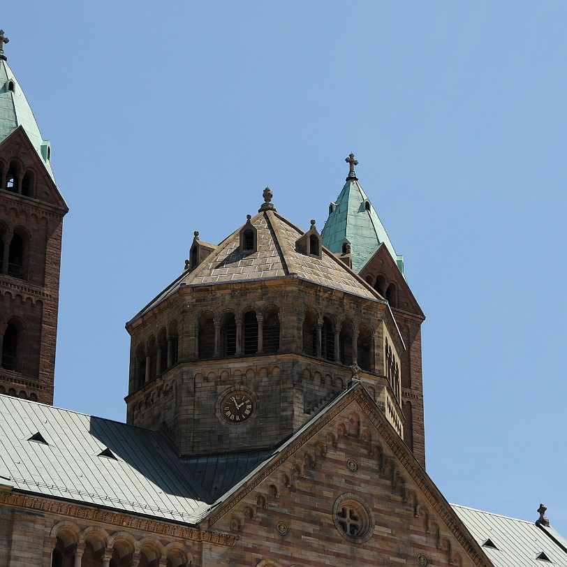 Index Bedeutendstes Bauwerk ist der Speyerer Dom (1981 ins UNESCO-Weltkulturerbe aufgenommen), das größte romanische Bauwerk der Welt. Der Dombau wurde 1030 unter...