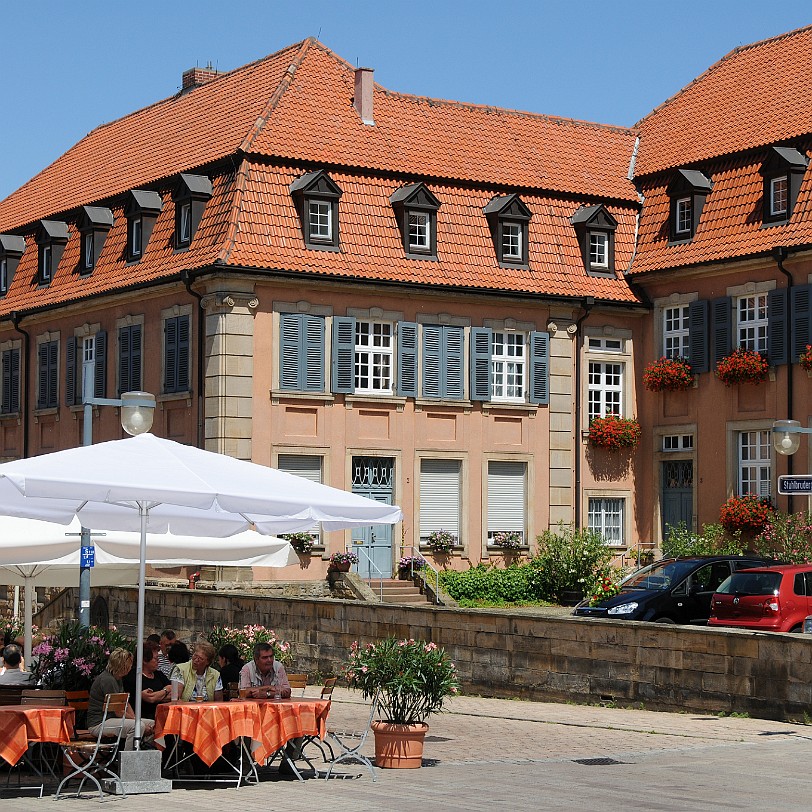 Index Im Jahre 346 wurde Speyer erstmals als Bischofssitz genannt; die ersten Kirchen und Klöster entstanden im 6. und 7. Jahrhundert, darunter die früheste...