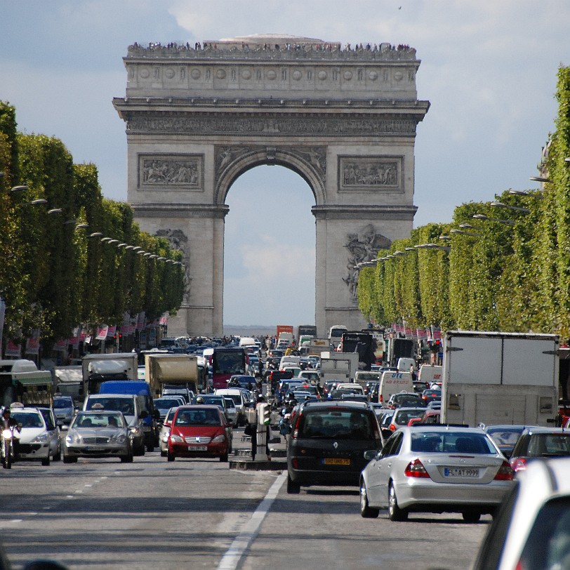 DSC_4115 Frankreich, Paris, Champs Elysees, Arc de Triomphe Die Avenue des Champs-Élysées in Paris, auch kurz Champs-Élysées oder umgangssprachlich Les Champs genannt,...
