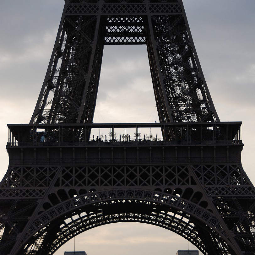 DSC_3753 Frankreich, Paris, Eiffelturm Der Eiffelturm (frz.: la tour Eiffel) ist das Wahrzeichen von Paris und steht weltweit als Symbol für Frankreich. Der...