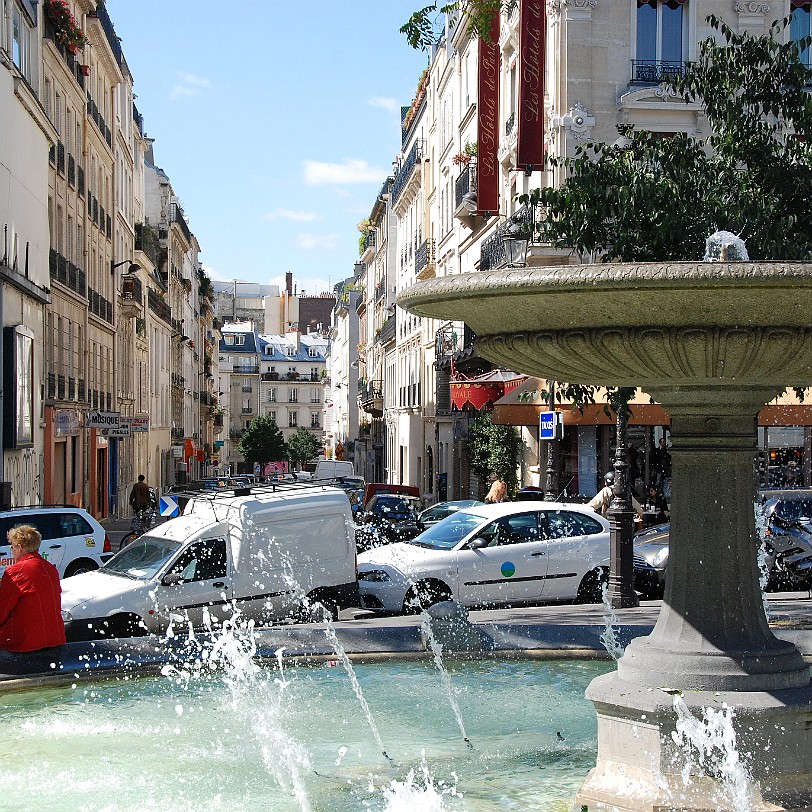 DSC_4382 Frankreich, Paris, Montmartre Umstritten ist, ob der Name Montmartre sich von einem römischen, dem Gott Mars geweihten Tempel ableitet (Mons Martis, Marshügel),...