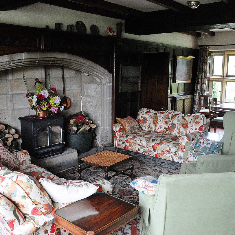 DSC_8379 Our host was Pamela Holliday who returned to Low Hall in the 1980s and made significant internal improvements, including introducing central heating! She is a...