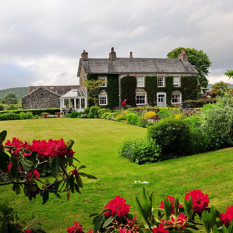 DSC_8782 Cinder Hill near Ulverston is convenient for any trip to the Lake District and Cumbria. Being close to the M6 and perfectly situated between Windermere and...