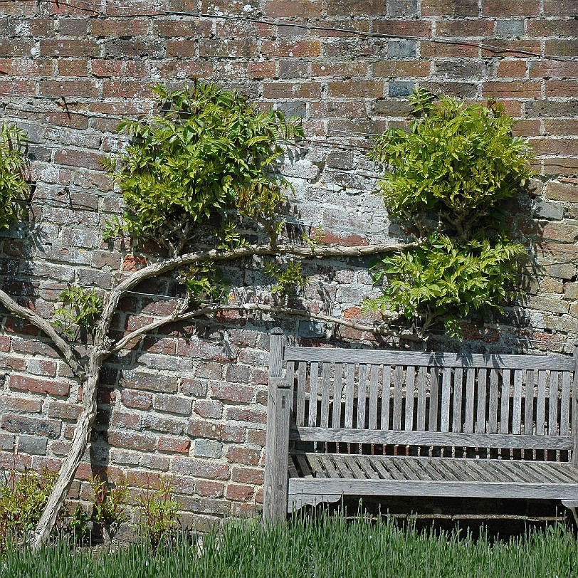 [D-0234] The house Bateman's was built around 1634. A large block of ironstone is incorporated into the porch and a longstanding tradition claims the house was built by...