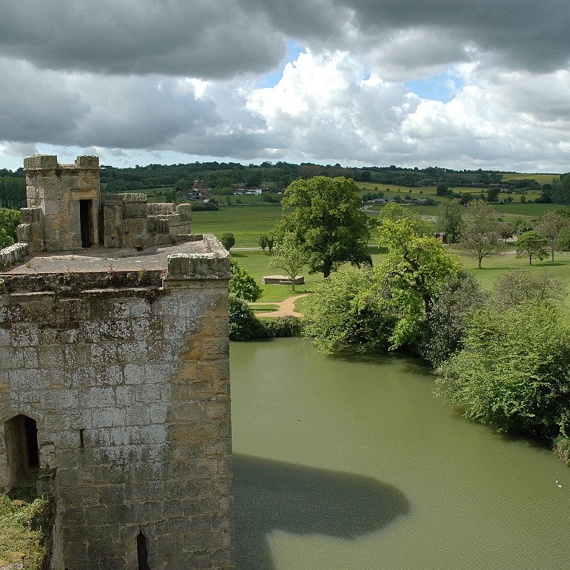 [D-0210] Owners and conservation In 1829 the castle was bought by John Fuller of Brightling, Sussex, for £3,000 and subsequently by George Cubitt (later Lord Ashcombe)....