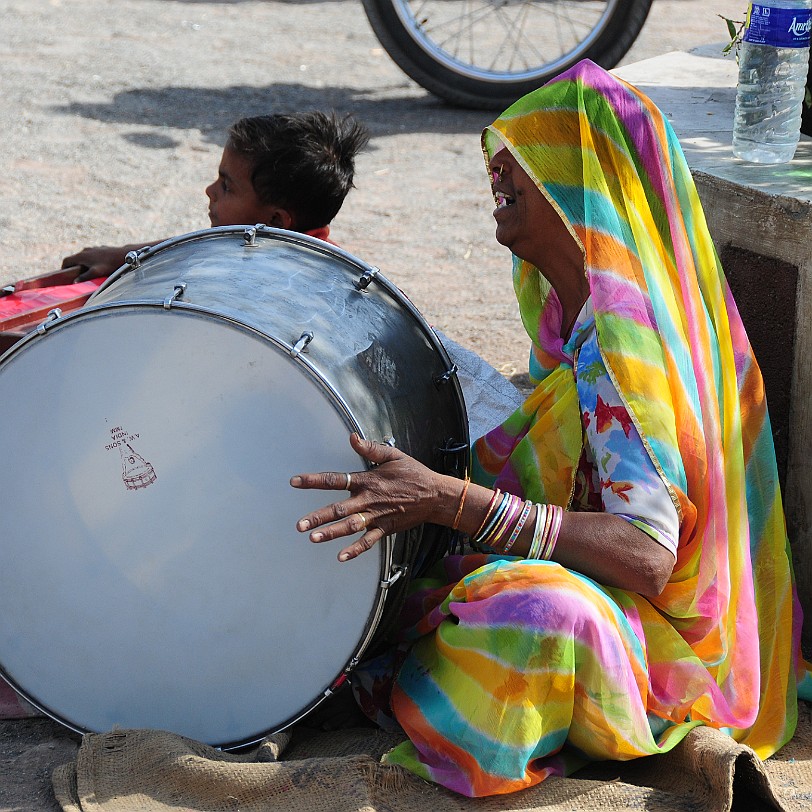 DSC_2838 Von Jodhpur nach Udaipur. Das hier war ein Motorradtempel!