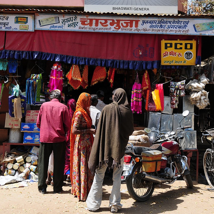 DSC_2869 Von Jodhpur nach Udaipur. Ein kurzer Zwischenstop in Sadri. Hier war wohl der heißeste Tag der gesamten Reise.