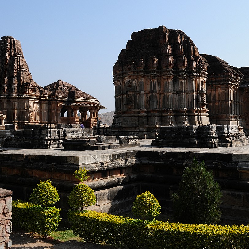 DSC_3054 Nagda ist ein Ort im indischen Bundesstaat Rajasthan, 22 km entfernt von Udaipur. Er ist für zwei Tempelruinen aus dem 10. Jahrhundert bekannt.