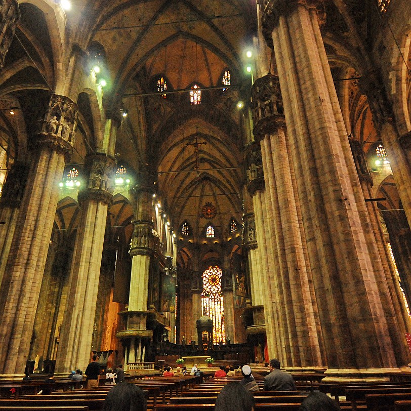 2013-07 Mailand [0129] Der Mailänder Dom, Duomo di Santa Maria Nascente (im lombardischen Dialekt Dom de Milan), ist eines der berühmtesten Bauwerke Italiens und Europas und die...