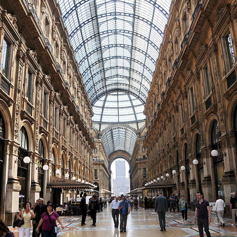 2013-07 Mailand [0188] Die Viktor-Emanuel-Galerie (italienisch Galleria Vittorio Emanuele II) in Mailand ist eine nach dem Einiger Italiens, König Viktor Emanuel II., benannte...