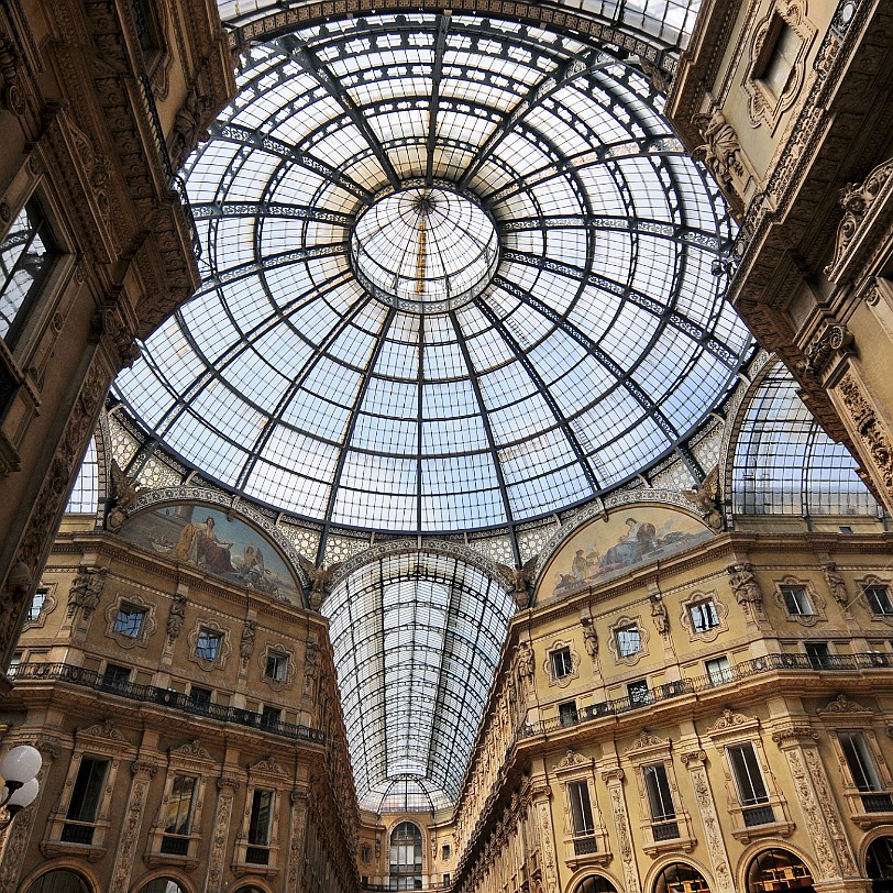 2013-07 Mailand [0198] Die Viktor-Emanuel-Galerie (italienisch Galleria Vittorio Emanuele II) in Mailand ist eine nach dem Einiger Italiens, König Viktor Emanuel II., benannte...