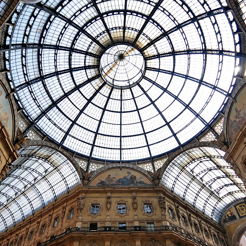 2013-07 Mailand [0199] Die Viktor-Emanuel-Galerie (italienisch Galleria Vittorio Emanuele II) in Mailand ist eine nach dem Einiger Italiens, König Viktor Emanuel II., benannte...
