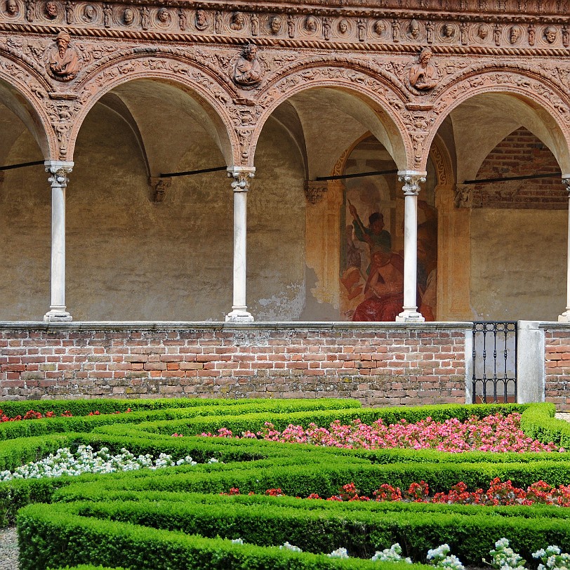 2013-07 Mailand [0352] Die Certosa di Pavia ist eine 9 km nördlich von Pavia gelegene, ursprünglich für den Kartäuserorden erbaute Klosteranlage. Sie gehört zu den bedeutendsten...