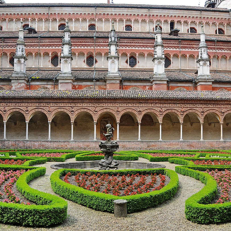 2013-07 Mailand [0353] Die Certosa di Pavia ist eine 9 km nördlich von Pavia gelegene, ursprünglich für den Kartäuserorden erbaute Klosteranlage. Sie gehört zu den bedeutendsten...