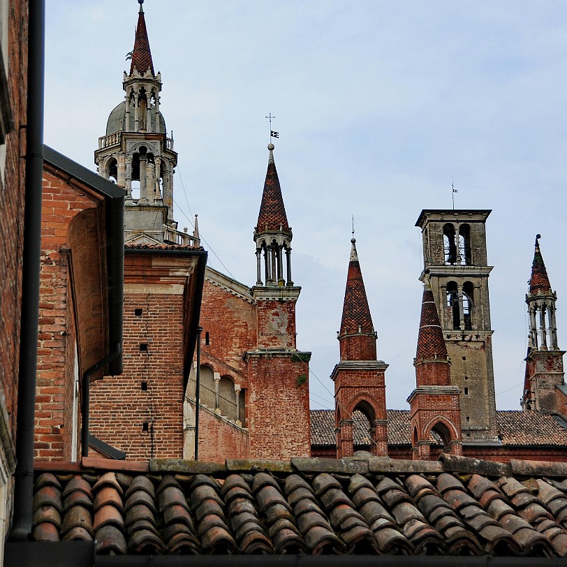 2013-07 Mailand [0358] Die Certosa di Pavia ist eine 9 km nördlich von Pavia gelegene, ursprünglich für den Kartäuserorden erbaute Klosteranlage. Sie gehört zu den bedeutendsten...