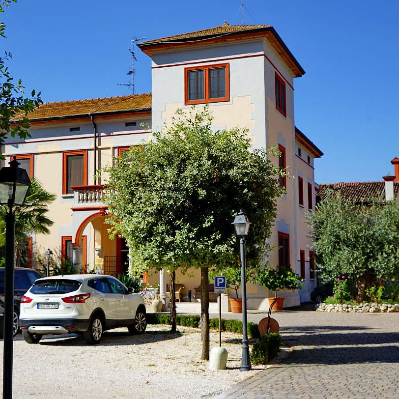 DSC05778 Rodigo ist eine norditalienische Gemeinde (comune) mit 5281 Einwohnern (Stand 31. Dezember 2016) in der Provinz Mantua in der Lombardei. Die Gemeinde liegt etwa...