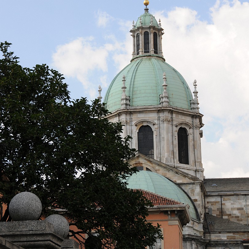 DSC_3321 Italien, Lombardei, Como Como ist eine italienische Stadt in der Lombardei, Hauptort der Provinz Como, 45 km nördlich von Mailand, am gleichnamigen See und der...