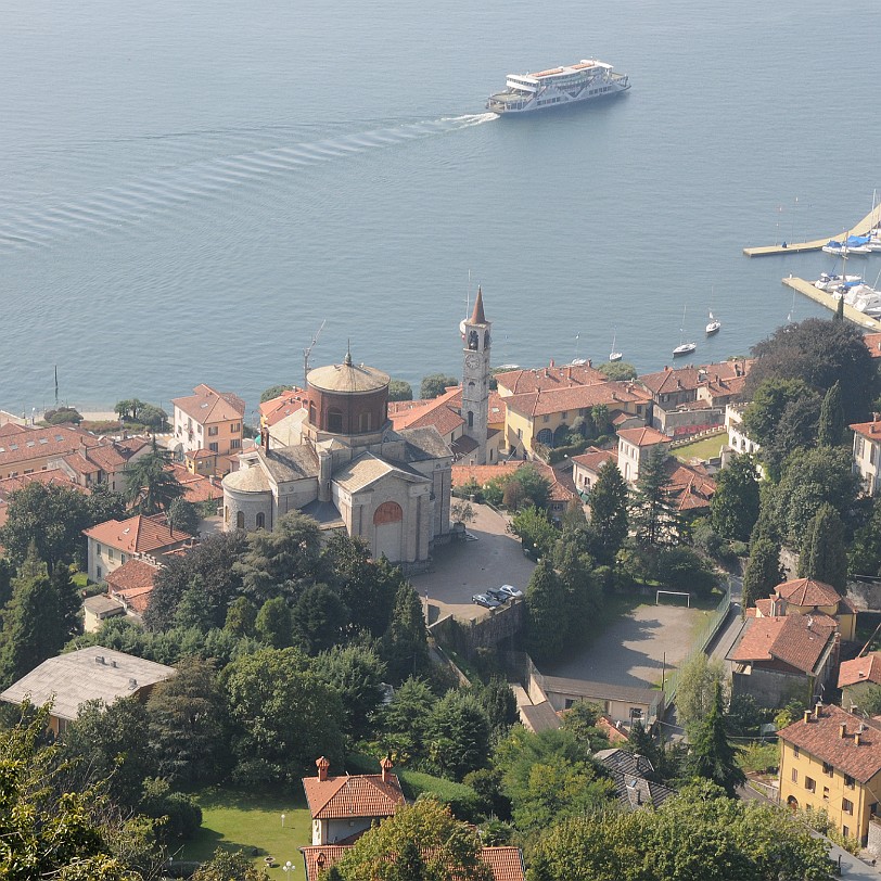 DSC_3849 Italien, Laveno-Mombello, Lago Maggiore, Sasso del Ferro Lohnend ist eine Auffahrt mit der Seilbahn Laveno auf den Sasso del Ferro, von dessen Gipfel aus man...