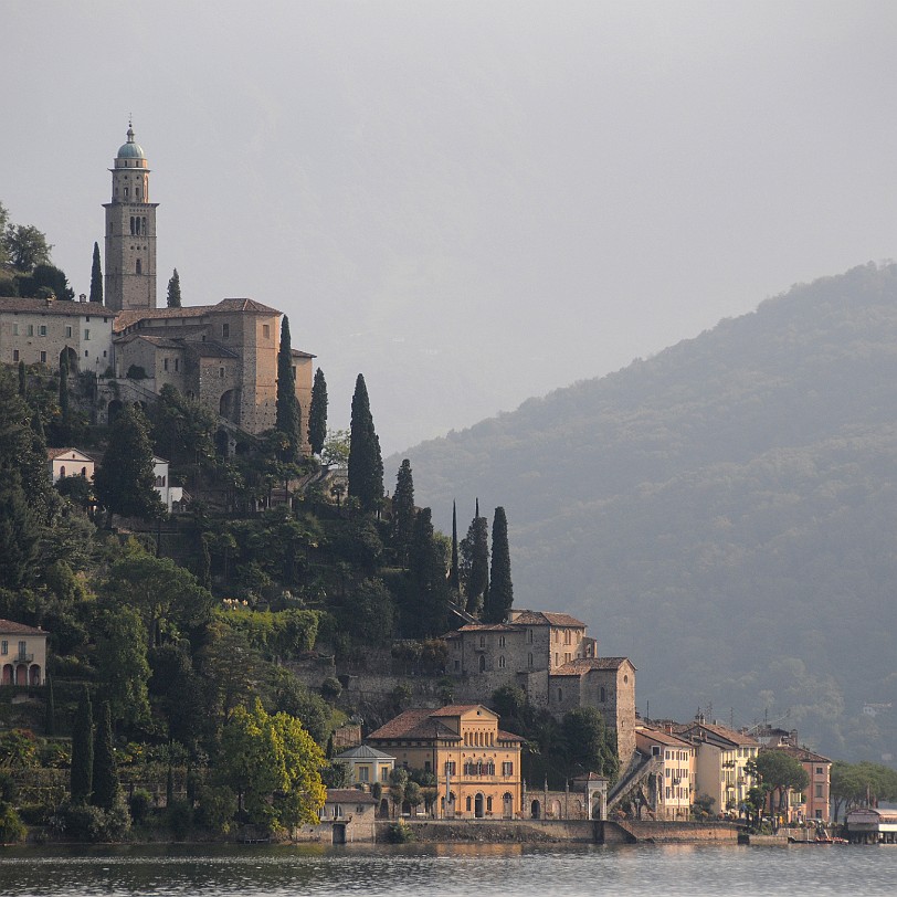 DSC_3458 Italien, Lombardei, Luino, Lago Maggiore Luino liegt in der Provinz Varese (Lombardei) und ist die größte Stadt am Ostufer des Lago Maggiore. Die Stadt ist...