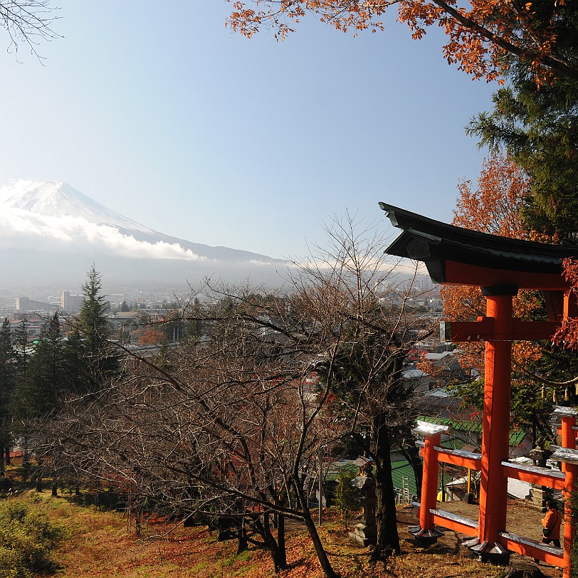 DSC_5514 Fujiyoshida mit der Chureito-Pagode.