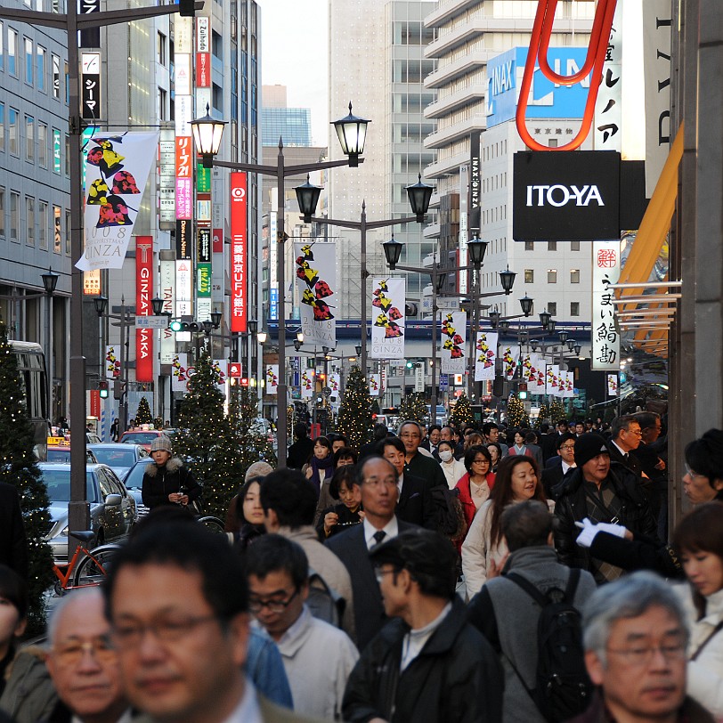 DSC_6128 Die Ginza ist ein als Hauptgeschäfts- und Vergnügungsviertel bekannter Stadtteil des Tokioer Stadtbezirks Chuo.