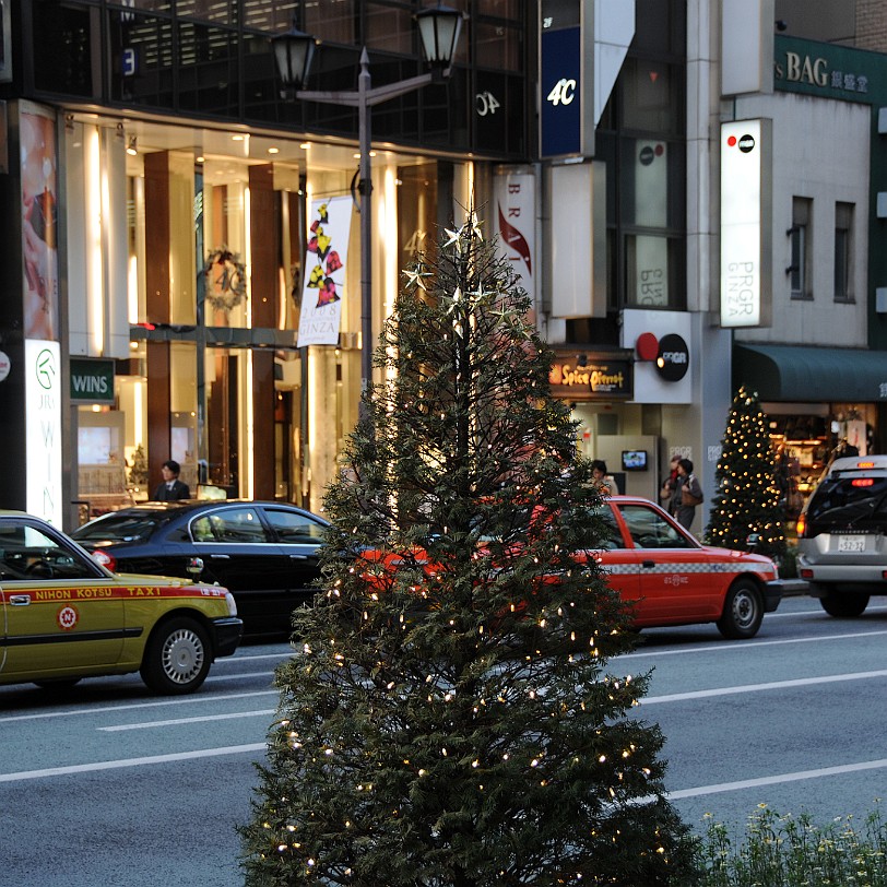 DSC_6129 Die Ginza ist ein als Hauptgeschäfts- und Vergnügungsviertel bekannter Stadtteil des Tokioer Stadtbezirks Chuo.