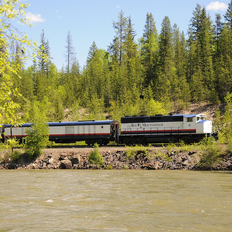 DSC_0746 British Columbia; Kanada; Yellowhead Highway; Eisenbahn; Canadien Mountaineer