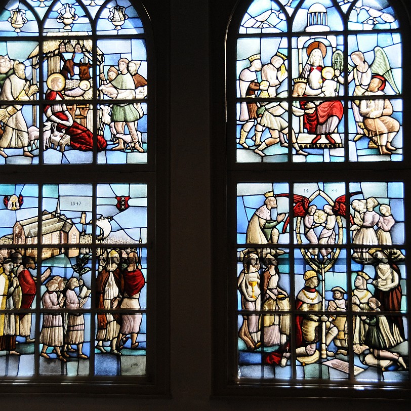 DSC_9146 Insgesamt 47 schmale Giebelhäuser mit gepflegten Vorgärten sowie zwei Kirchen säumen eine Wiese mit Bäumen und Blumen, deren Blüte im Frühjahr das ohnehin...