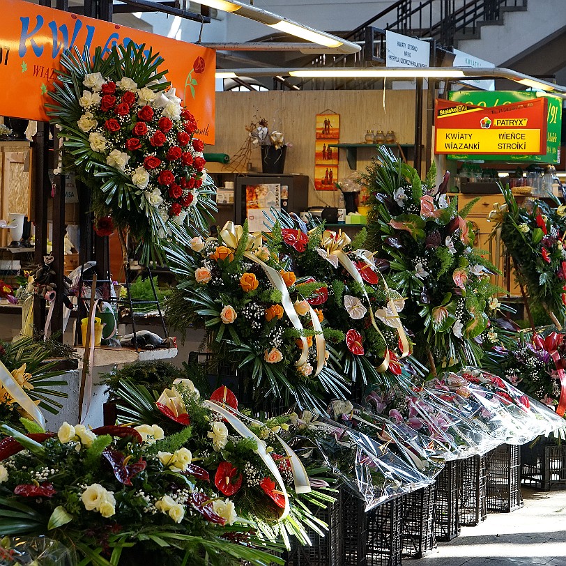 DSC03364 Im Zweiten Weltkrieg wurde die Halle stark beschädigt. Kurz nach dem Krieg wurde sie provisorisch wieder hergerichtet und zwischen 1980 und 1983 restauriert. In...