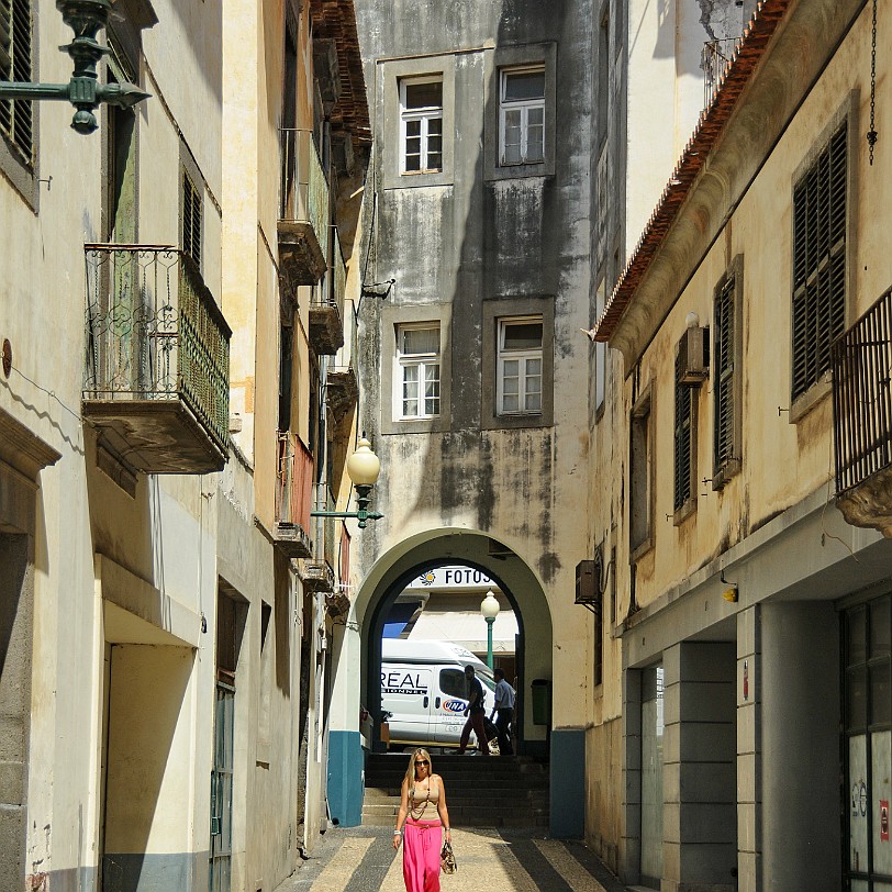 2012-09 Madeira [009] Funchal ist die Hauptstadt der Insel Madeira und der Name des ehemaligen portugiesischen Distrikts auf Madeira. Funchal bedeutet viele Fenchel. Die Stadt...