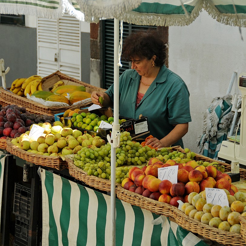 2012-09 Madeira [024] Funchal ist die Hauptstadt der Insel Madeira und der Name des ehemaligen portugiesischen Distrikts auf Madeira. Funchal bedeutet viele Fenchel. Die Stadt...