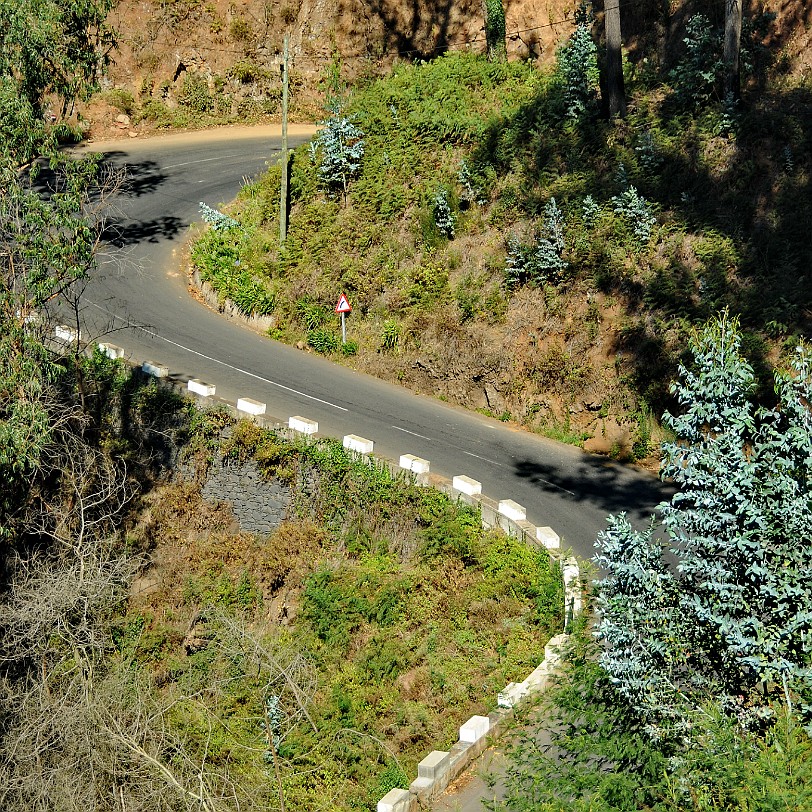 2012-09 Madeira [371] Ribeiro Frio (kalter Fluss) ist ein Naturpark, der im Norden in einem steilen Tal umgeben von Bergen liegt. Ein beliebter Haltepunkt für Einheimische und...