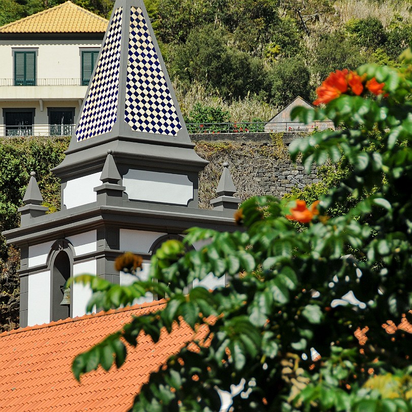 2012-09 Madeira [372] São Vicente ist eine Ortschaft an der Nordküste der portugiesischen Insel Madeira mit 3136 Einwohnern. Aus dem 18. Jahrhundert stammt die barocke Pfarrkirche...