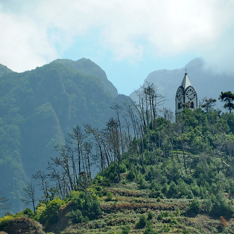 2012-09 Madeira [392] São Vicente ist eine Ortschaft an der Nordküste der portugiesischen Insel Madeira mit 3136 Einwohnern. Aus dem 18. Jahrhundert stammt die barocke Pfarrkirche...