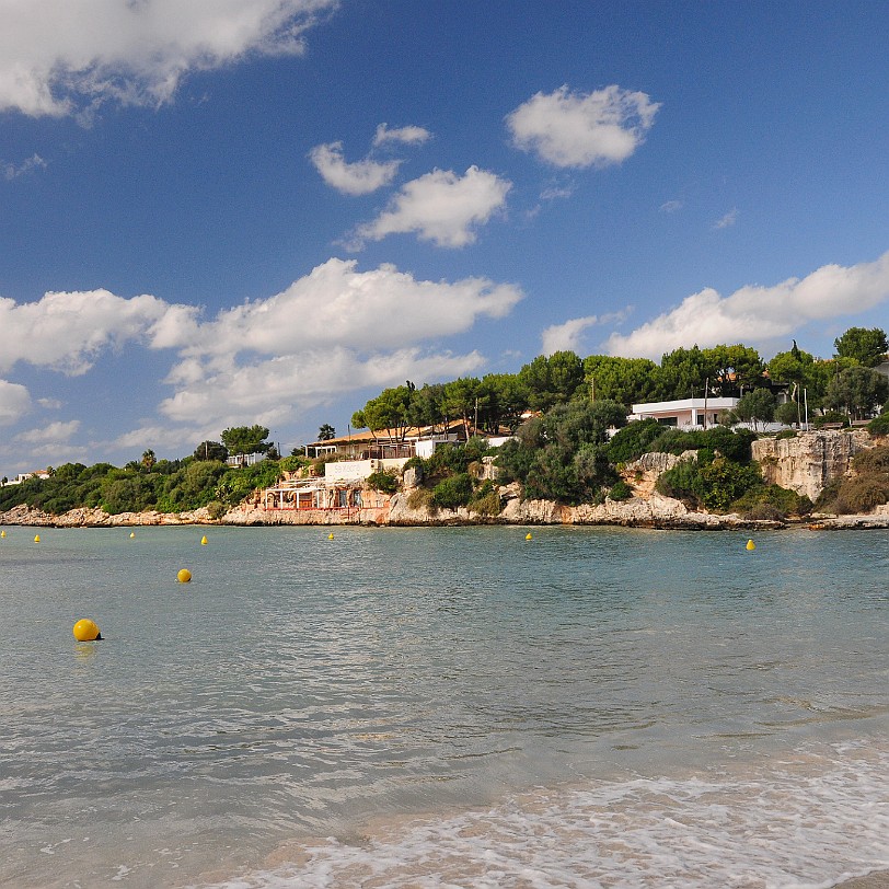 DSC_5145 Platja de Santandria oder Cala Santandria ist vier Kilometer von Ciutadella entfernt, zwischen Caleta den Gorries und Cala Blanca gelegen sowie nahe der...