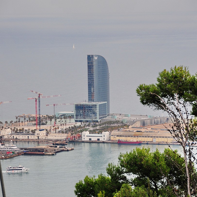 DSC_6435 Der 173 Meter hohe Montjuïc (katalanisch [mun?u'ik], gelegentlich auch in veralteter Schreibweise Montjuich geschrieben) gilt als der Hausberg der katalanischen...