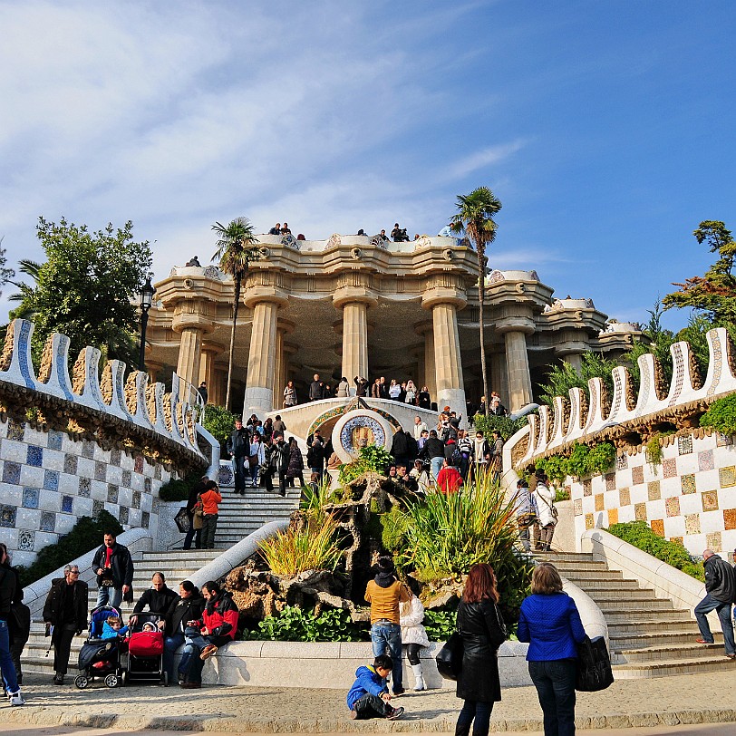 DSC_6192 Der Park war eine Auftragsarbeit für den Industriellen Eusebi Güell. Dieser war von den englischen Gartenanlagen sehr beeindruckt und wollte eine solche auch in...