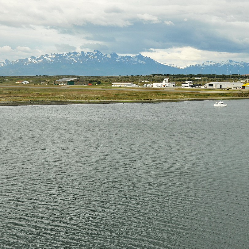 DSC_9507 Argentinien, Ushuaia Die Stadt liegt an der SÃ¼dseite der GroÃen Feuerland-Insel (Isla Grande de Tierra del Fuego) am Beagle-Kanal. Ushuaia ist die Hauptstadt...