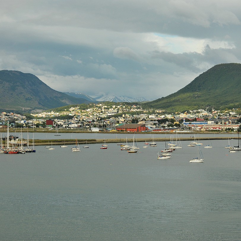 DSC_9506 Argentinien, Ushuaia Ushuaia [u'swa?a] ist die sÃ¼dlichste Stadt Argentiniens und liegt am Beagle-Kanal. Das Wort âUshuaiaâ kommt aus der Sprache der...