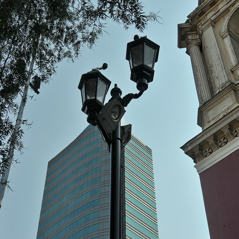 DSC_0026 Chile, Santiago de Chile Santiago heiÃt eigentlich nur die Gemeinde, die das Stadtzentrum und das Regierungsviertel umfasst. Hier leben 200.792 Menschen...