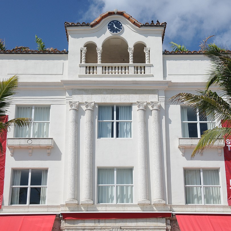 DSC_7333 Miami, Miami Beach, Florida, USA Am 18. Juli 1896 wurde Miami mit etwa 300 Einwohnern offiziell zur Stadt ernannt. Während der 1920er Jahre war in Miami das...