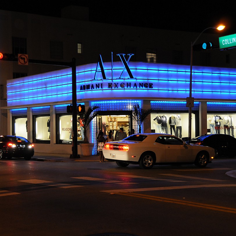 DSC_7547 Miami, Miami Beach, Ocean Drive, Florida, USA Zentrum allen Geschehens, in Miami Beach, ist der Ocean Drive, die Strandpromenade im restaurierten...